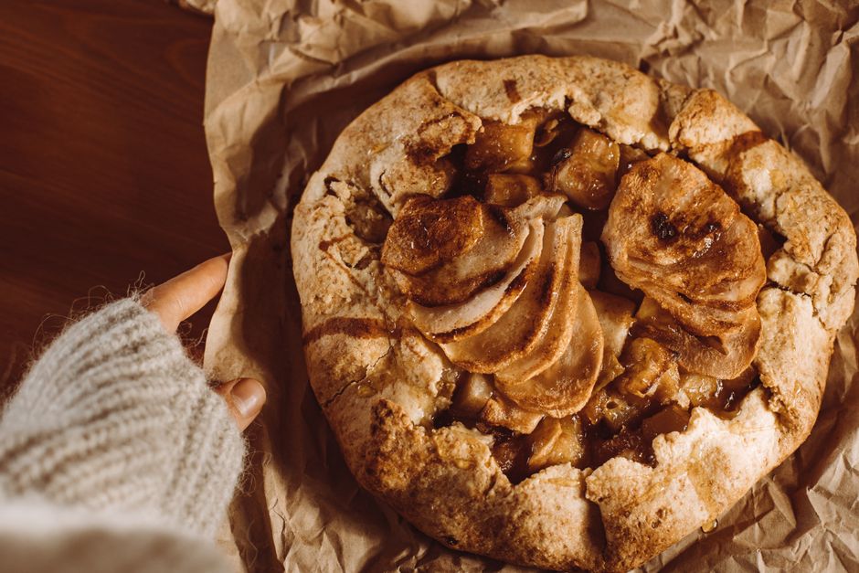 Slow Sundays: A Rustic Apple Galette for Chilly Afternoons